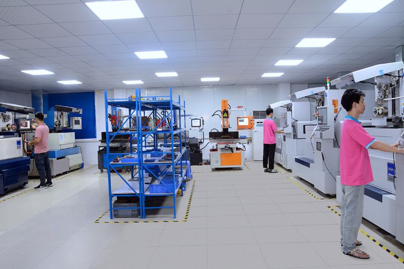 Do you know the factors that affect mold component tolerances?