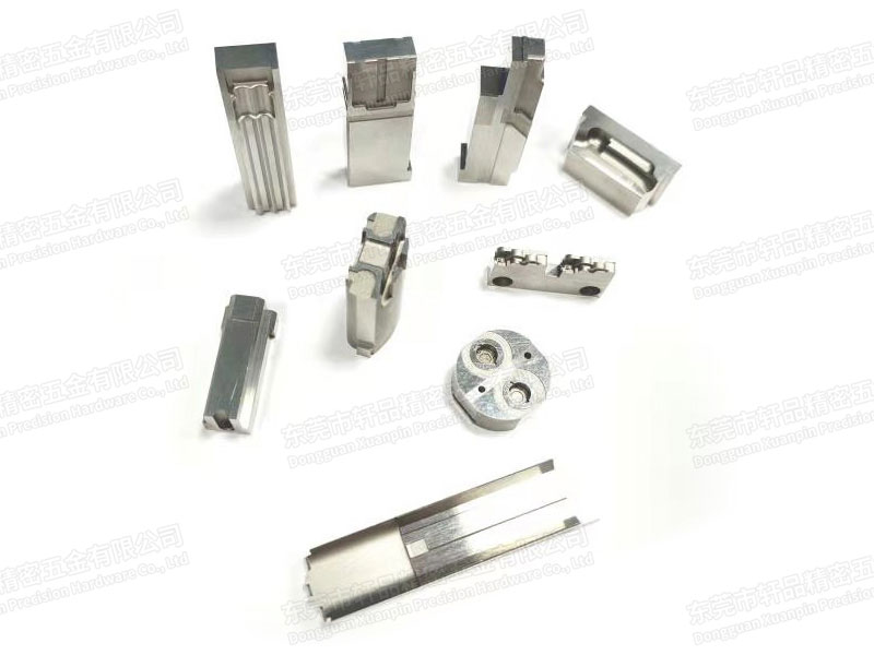 How to solve common problems in precision plastic mold parts processing?